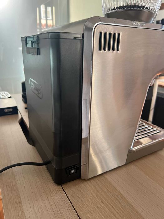 Maquina de Café DeLonghi - La Specialista Touch