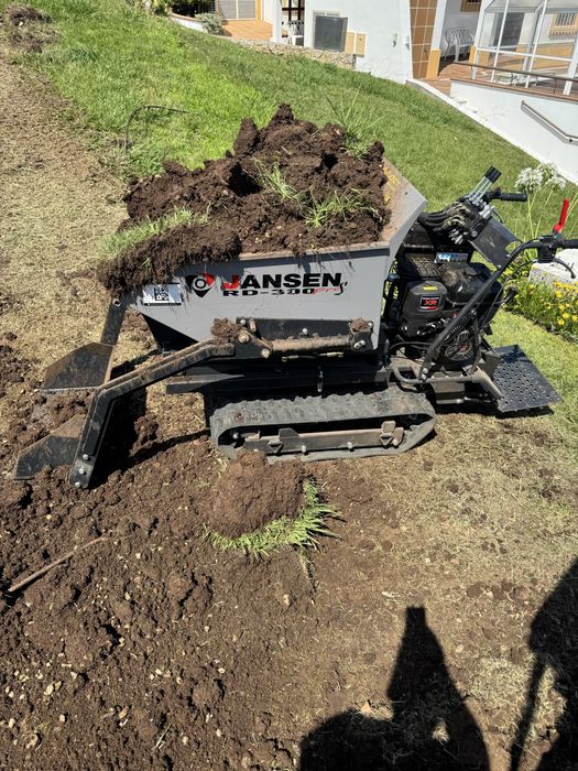 Dumper com elevação e pá carregadora desponivel para alugar