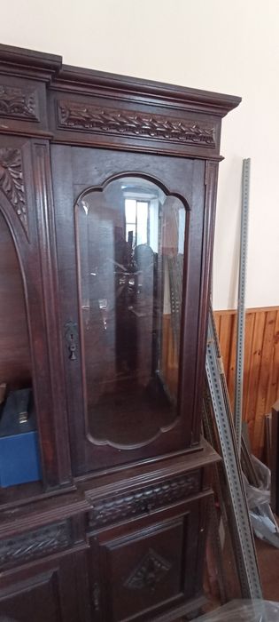 Vendo móvel de casa de jantar antigo em óptimo estado