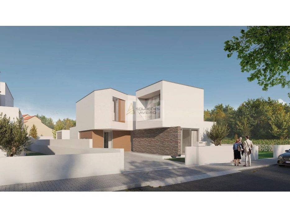 Moradia T4 Isolada em Aradas!