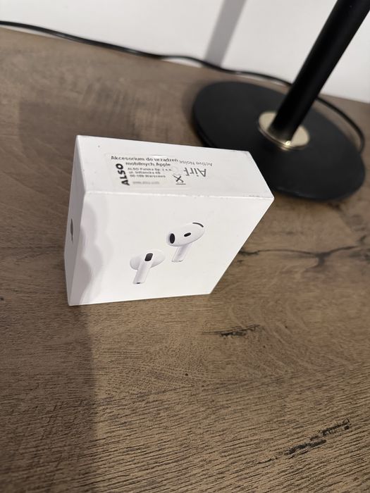 Słuchawki bezprzewodowe Apple Airpods 4 ANC zaplombowane NOWE