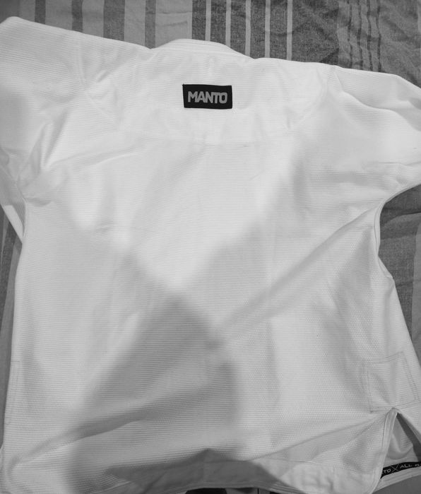 Kimono MANTO X5 Tamanho A3 Nunca Usado + Faixa Branca
