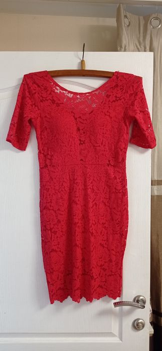 Платье красное стрейч гипюр