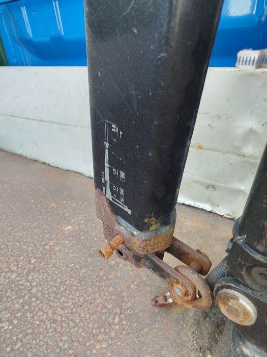 Grua Auxiliar HIAB 008T