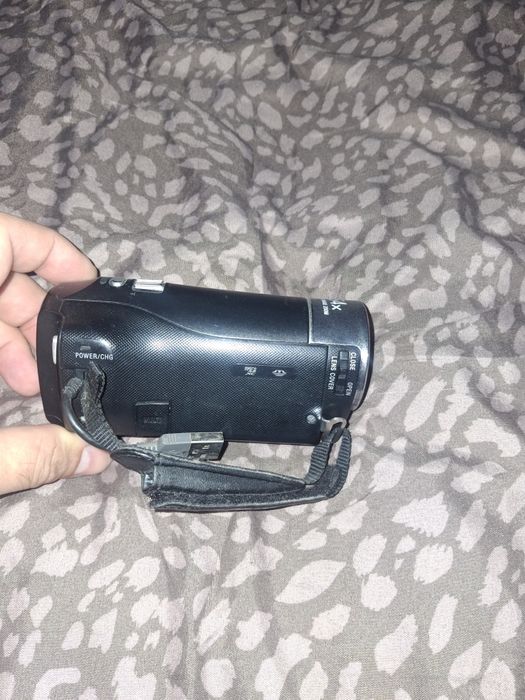 Відеокамера Sony HDR - CX 240E