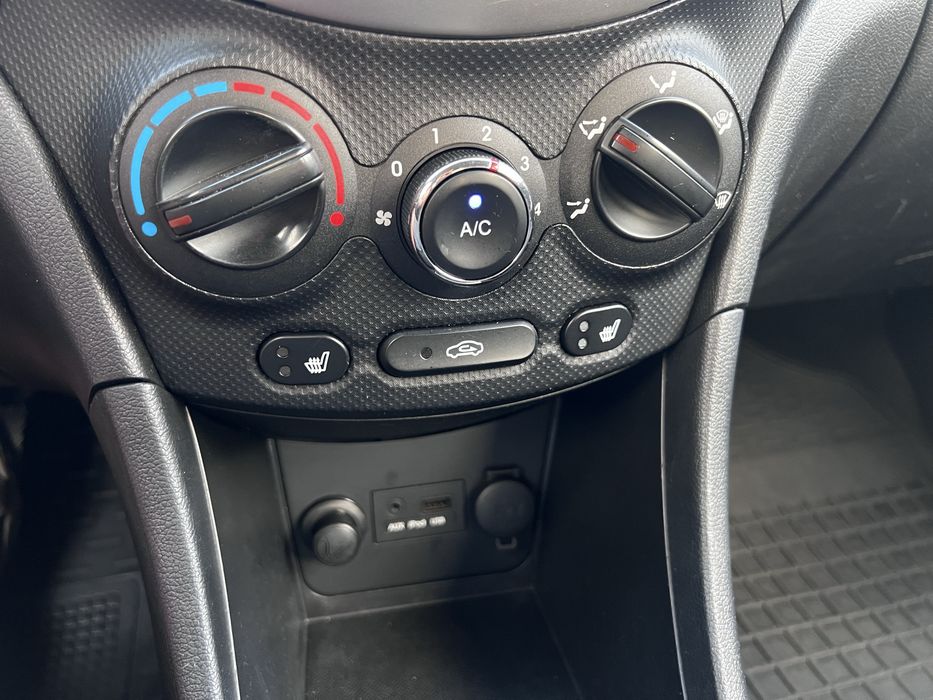 Hyundai Accent 1.6 2012