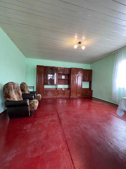 Продаж! Цегляний будинок біля МЕТРО + 10 сотих землі