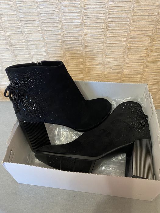 Продам черевики (ботінки) замшеві Fabio Minelli (осінь-весна) 39р.