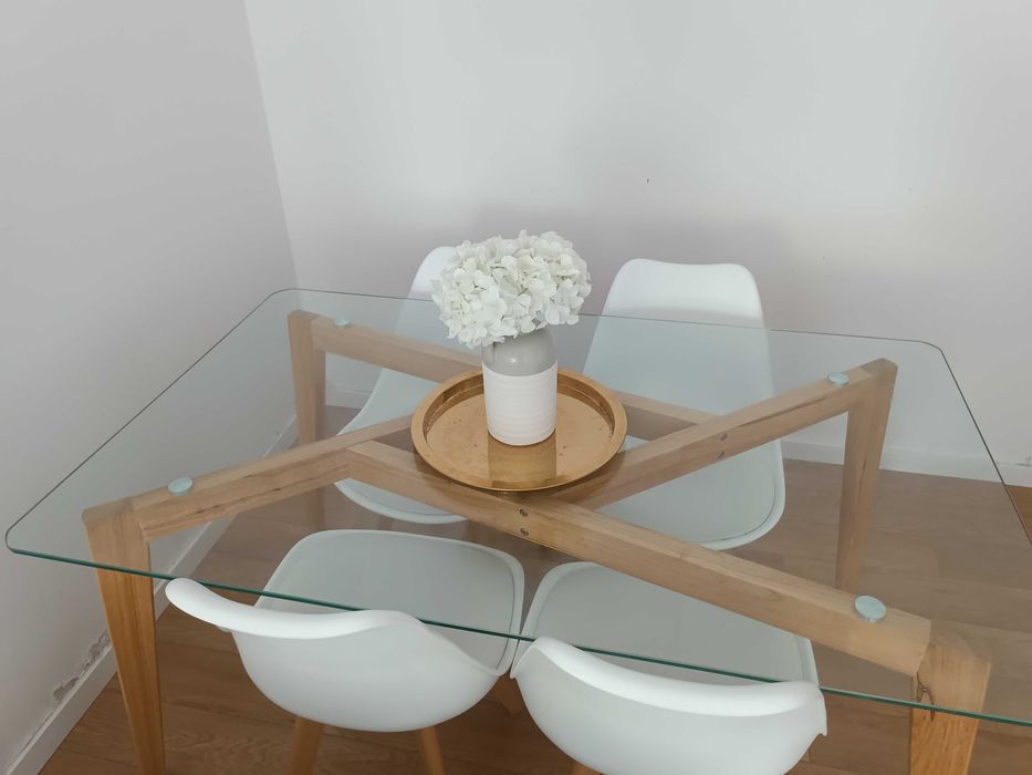 Mesa e sofá cama
