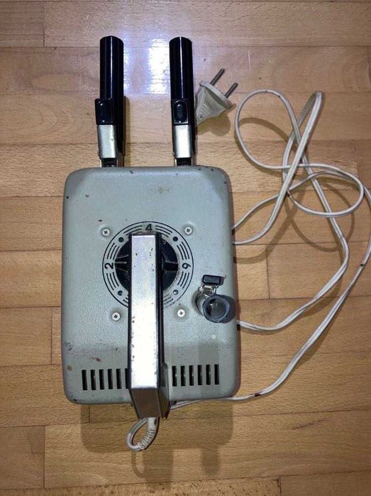 Електроприлад для завививки волосся /Плойка Надейка