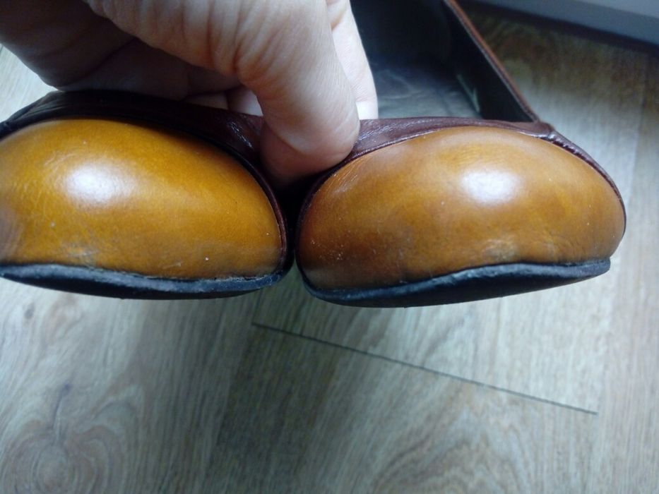 Skórzane buty na obcasie rozmiar 39