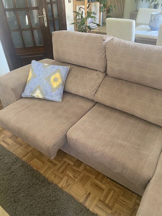 Sofá com chaise longue