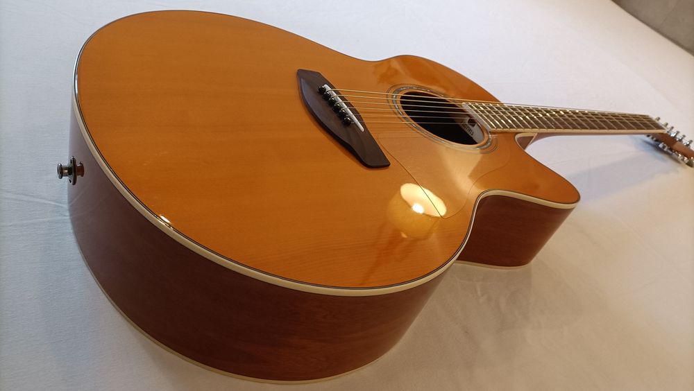 Guitarra electroacústica Yamaha CPX 600 Vintage Tint