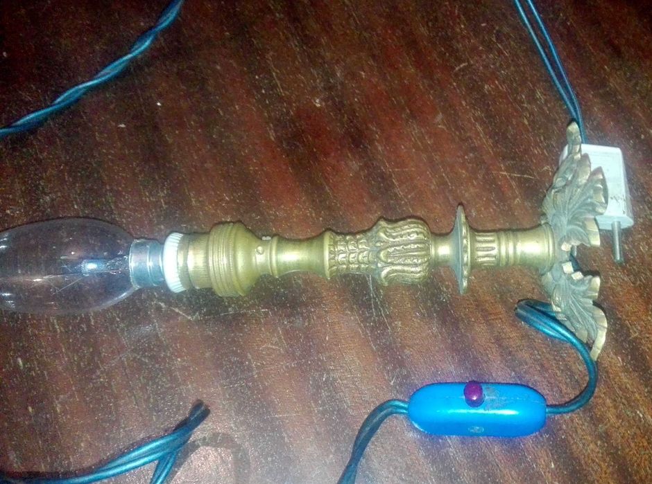 Metal table lamp437073627359498242
