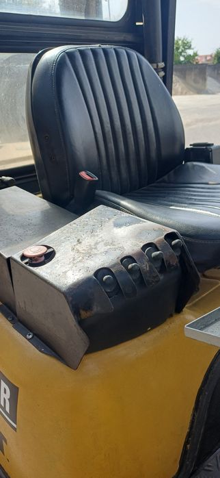 Empilhador CAT 30