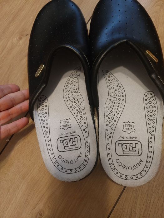 Nowe klapki medyczne czarne włoskie anatomico 44 męskie