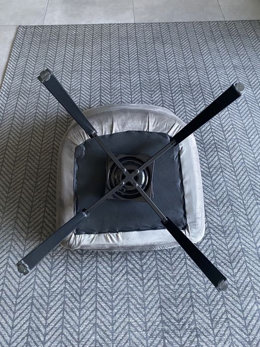 Podstawa fotela obrotowa z nogami