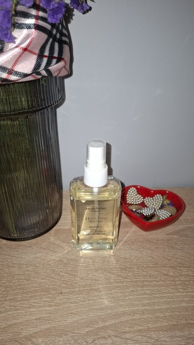 Парфумована вода, духи Moschino І Love Love 
ПарфуПарфум