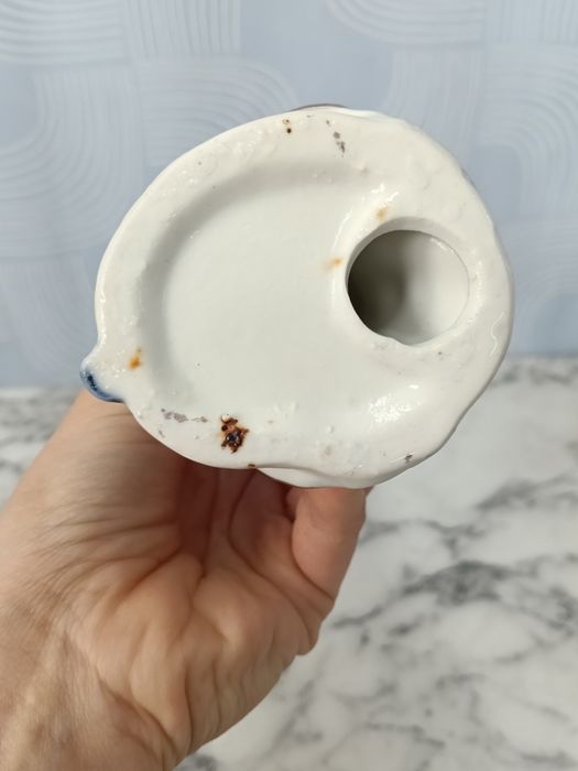 Figurka porcelanowa dama z koszem