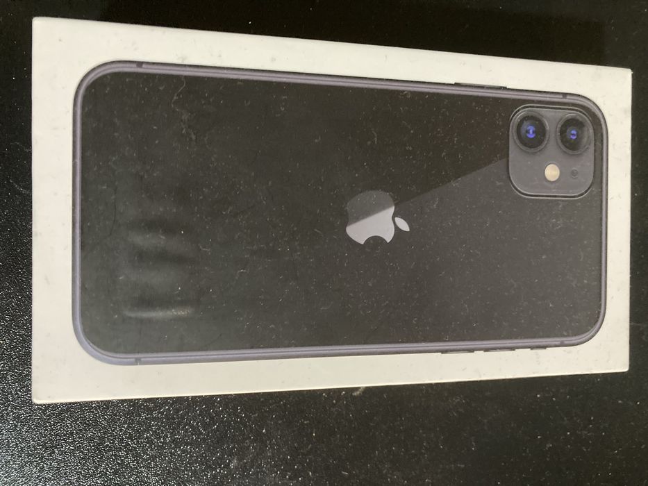 iPhone 11 (com caixa)