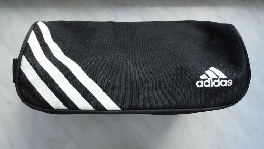 Kosmetyczka, saszetka męska adidas - stan bardzo dobry.