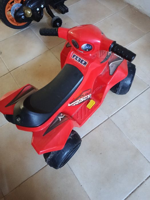 Moto 4 criança bateria