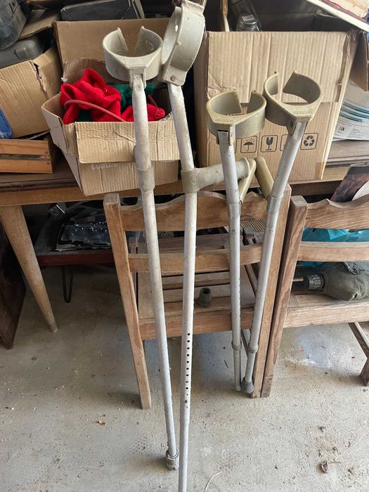 2 conjuntos de muletas