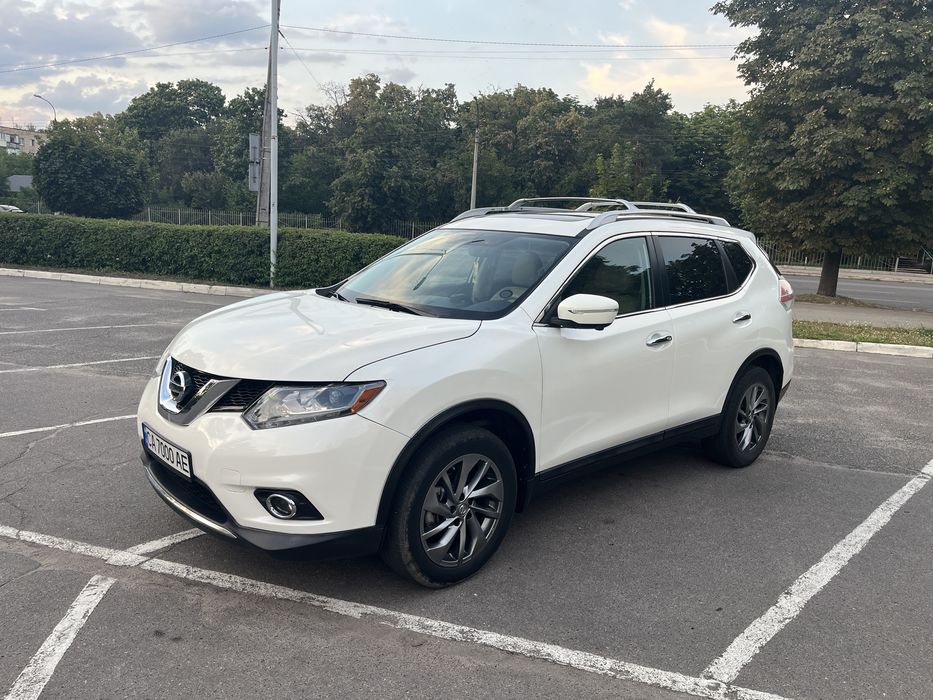 NISSAN ROGUE в максимальній комплектаціі