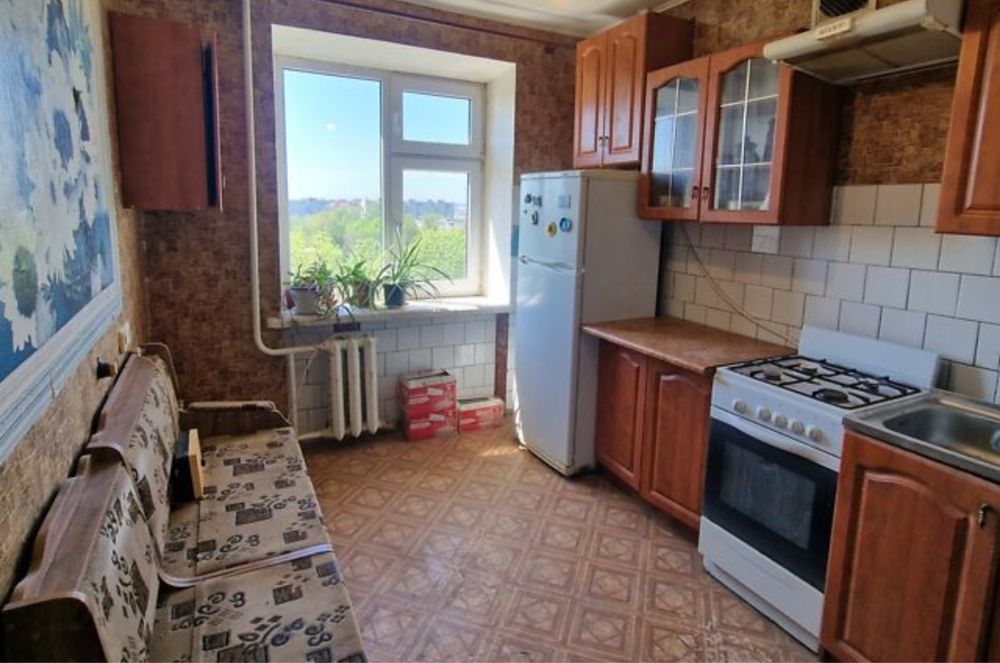 Продаж 2 кім проспект Степана Бандери