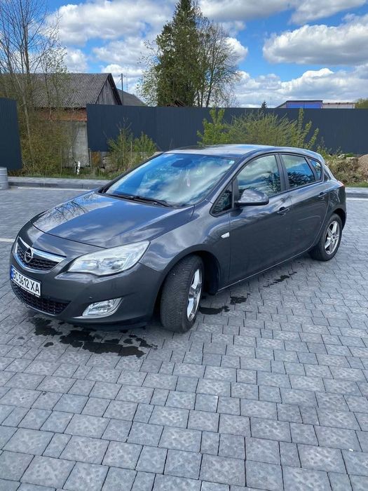 Opel Astra J 2010р