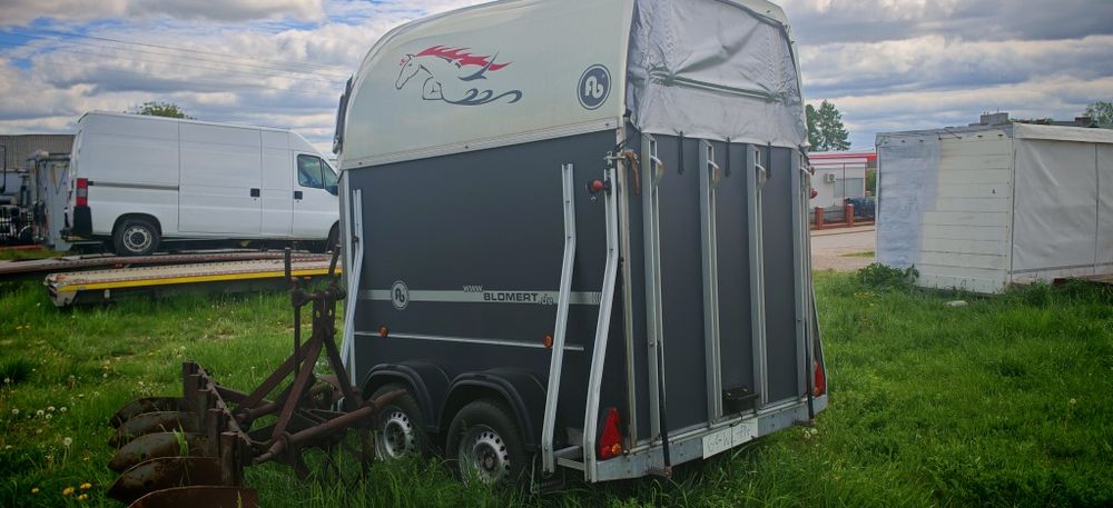 Przyczepa dla koni do przewozu zwierząt 2015r
