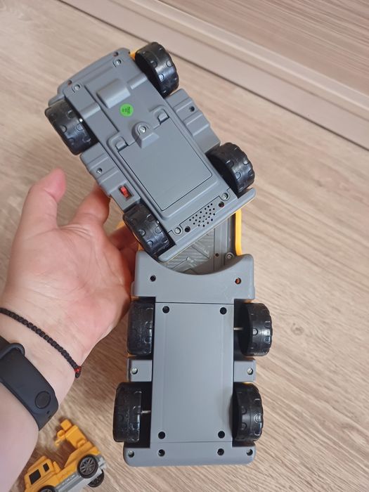 Автовантажівка vehicle