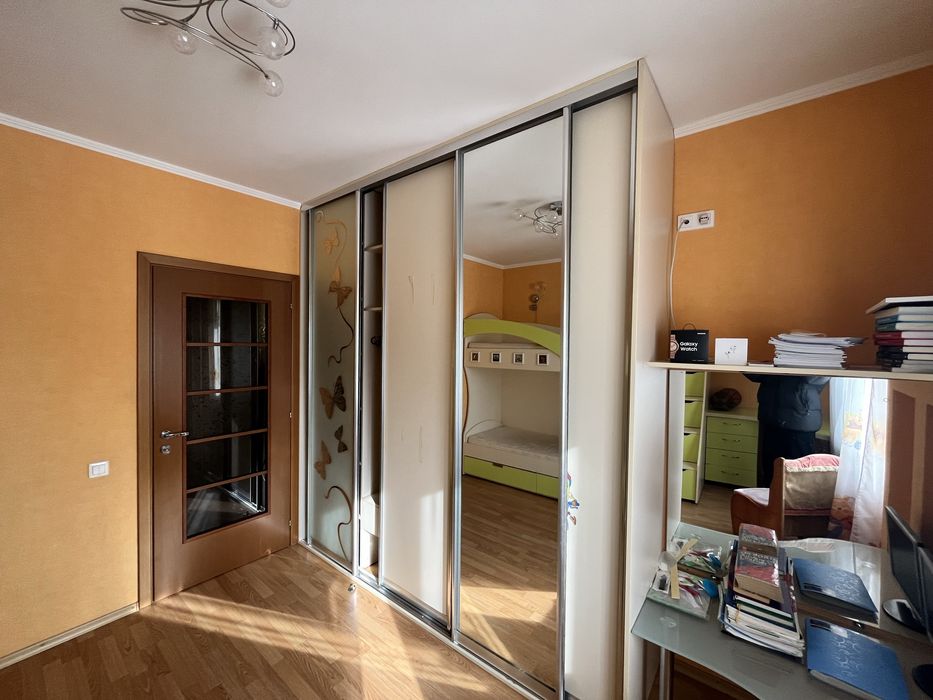 Продам детский шкаф.