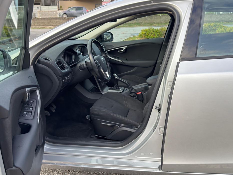 Volvo V40 D2 - 2013
