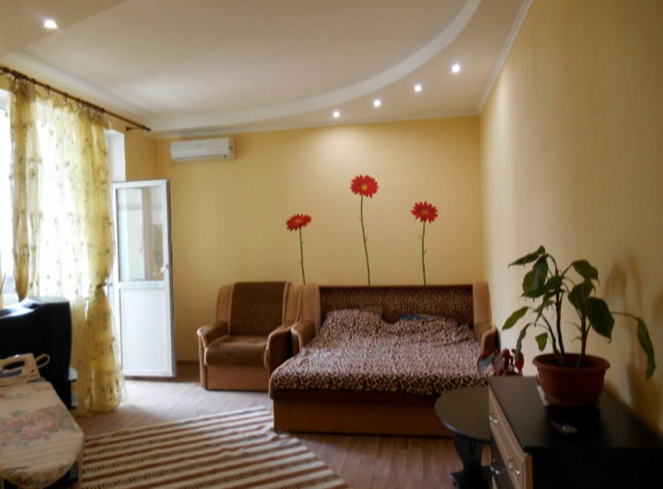 1-кім. Район "Пивзавод" по вул. Дубенська. Погодинно, подобово