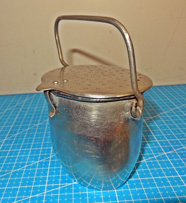 Pojemnik ze stali nierdzewnej