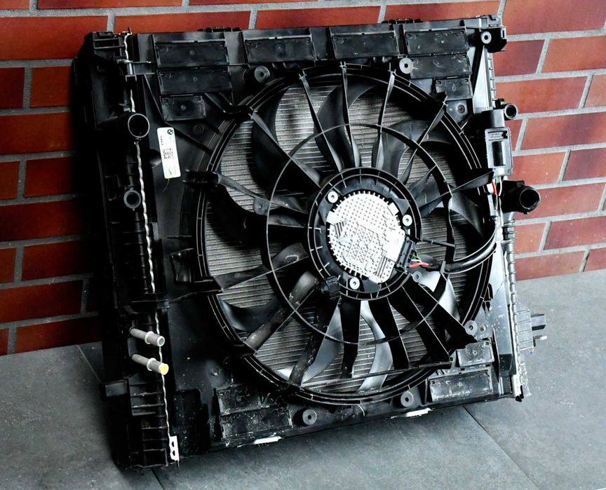 Панель передняя радиатор усилитель телевизор  BMW X7 G07 G06 разборка