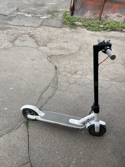 Продам електросамокат фірми TTG SM F6 36V 8AH білий