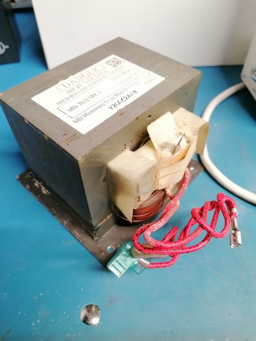 Transformator z mikrofali  na zgrzewarkę