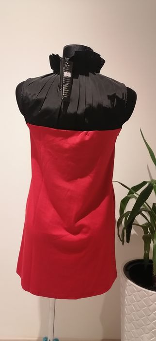 Nowa sukienka czerwona M stójka, kieszenie