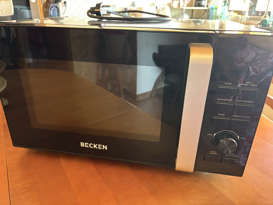 Micro ondas-com-grill-25l-becken