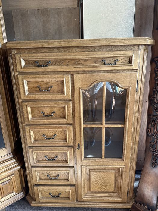 Dębowa komoda z szufladami