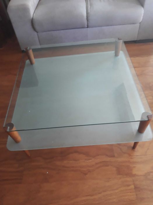 mesa de vidro de sala de estar