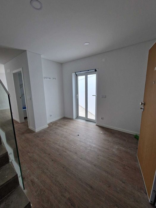 Apartamento Duplex T2 Novo a 50m da Praia - OPORTUNIDADE