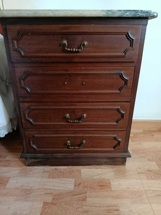 Roupeiro/Cómoda/ Mesas Cabeceira