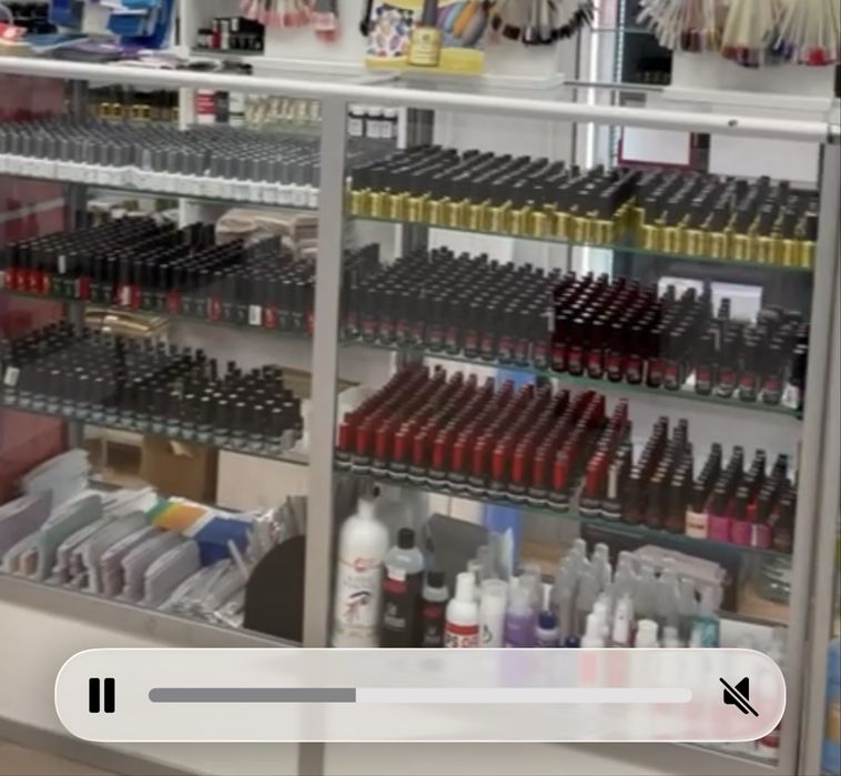 Вітрини 4 штуки та касова стійка