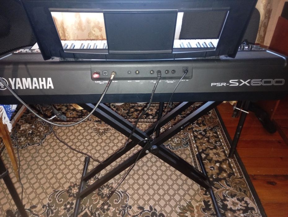 Синтезатор YAMAHA PSR-SX 600