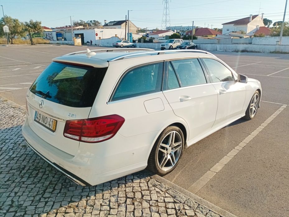 Mercedes E 250 Sw AMG 204 CV  Caixa Automática  de 7 velocidades  e 7 Lugares e Tecto panorâmico e de abrir
