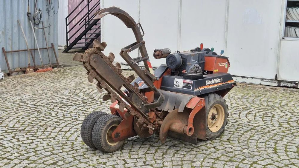 Ditch Witch Koparka łańcuchowa DITCH WITCH 1620 KE  Koparka łańcuchowa 13cm szerokości kopania