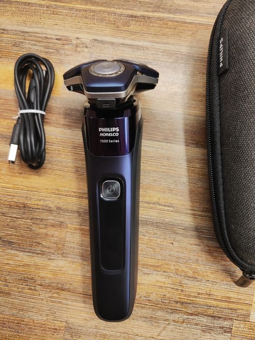 Электробритва Philips 7000 ( S7885/85)